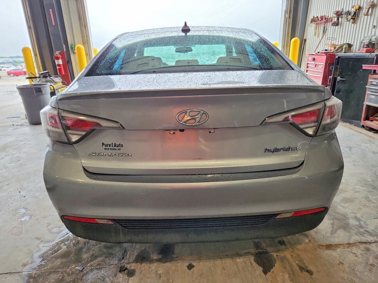2016 HYUNDAI SONATA HYBRID SE — Фото 6 из 12