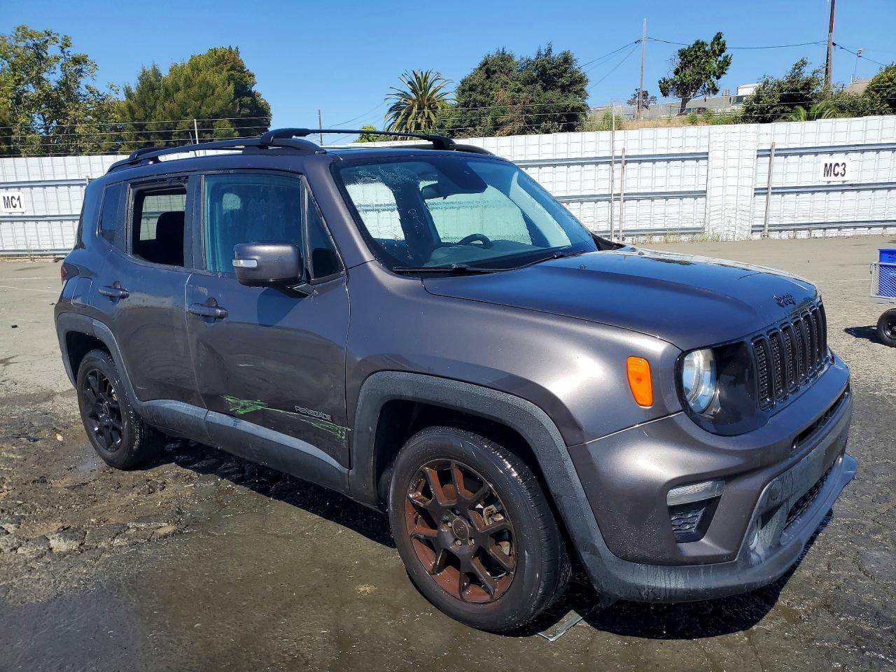 2020 JEEP RENEGADE LATITUDE — Фото 4 из 13