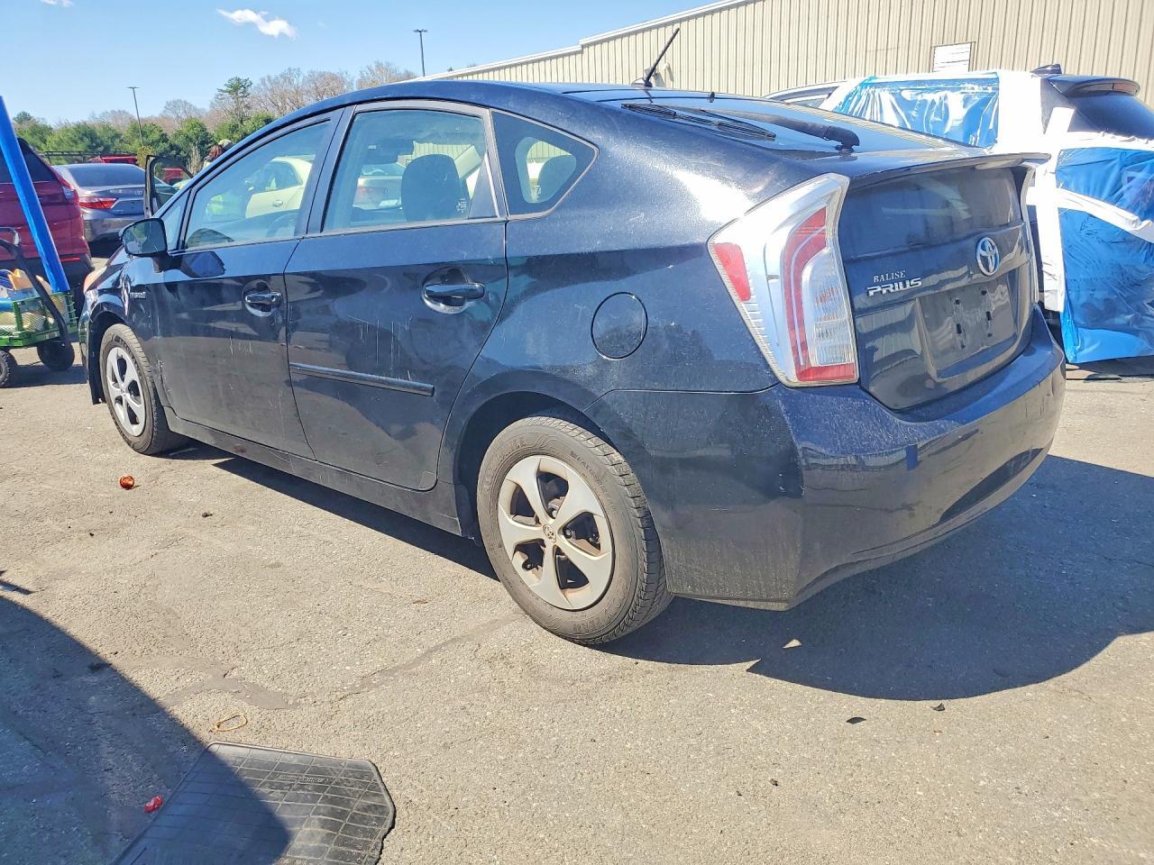 2012 TOYOTA PRIUS TWO — Фото 2 из 12