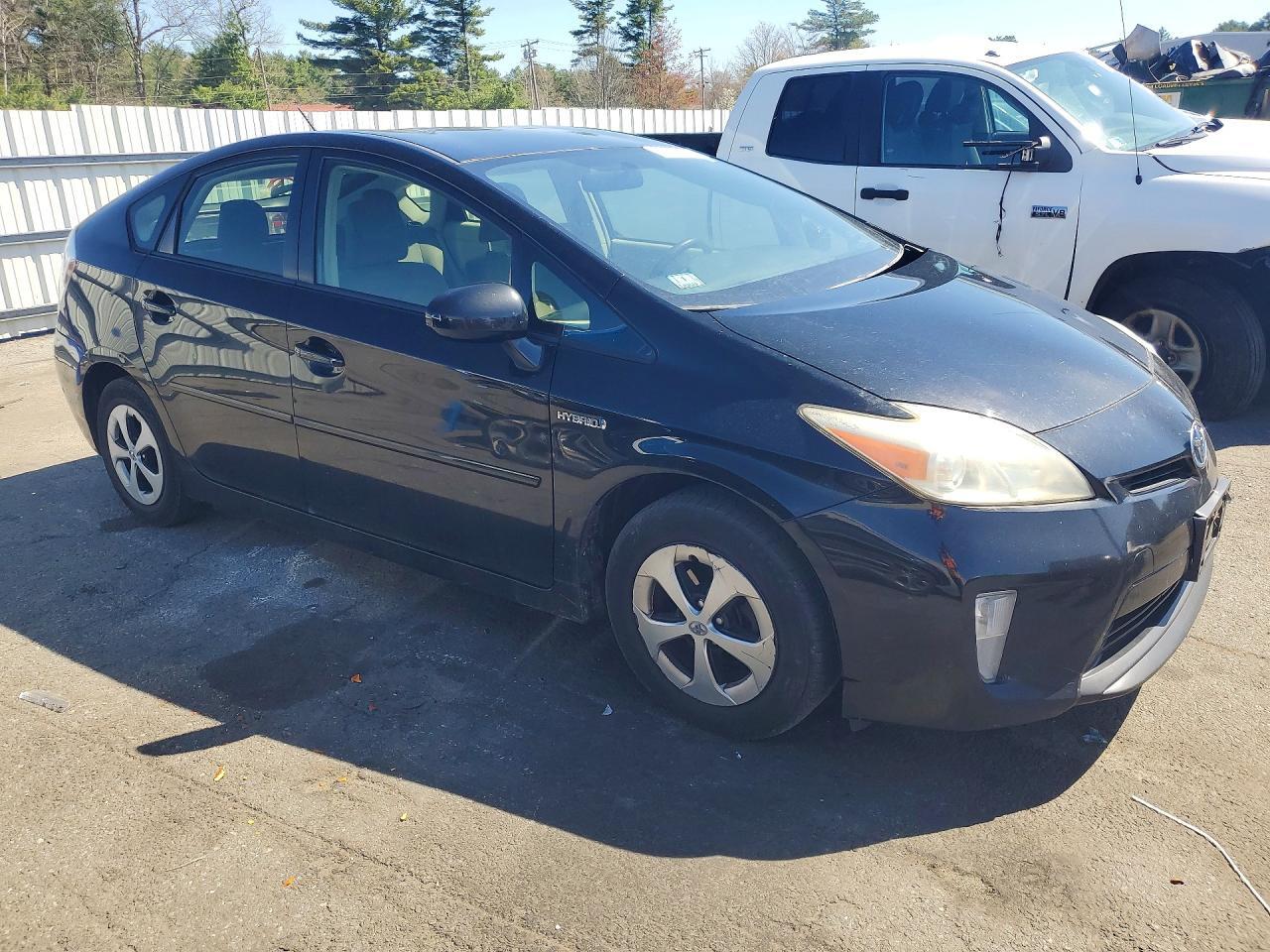 2012 TOYOTA PRIUS TWO — Фото 4 из 12