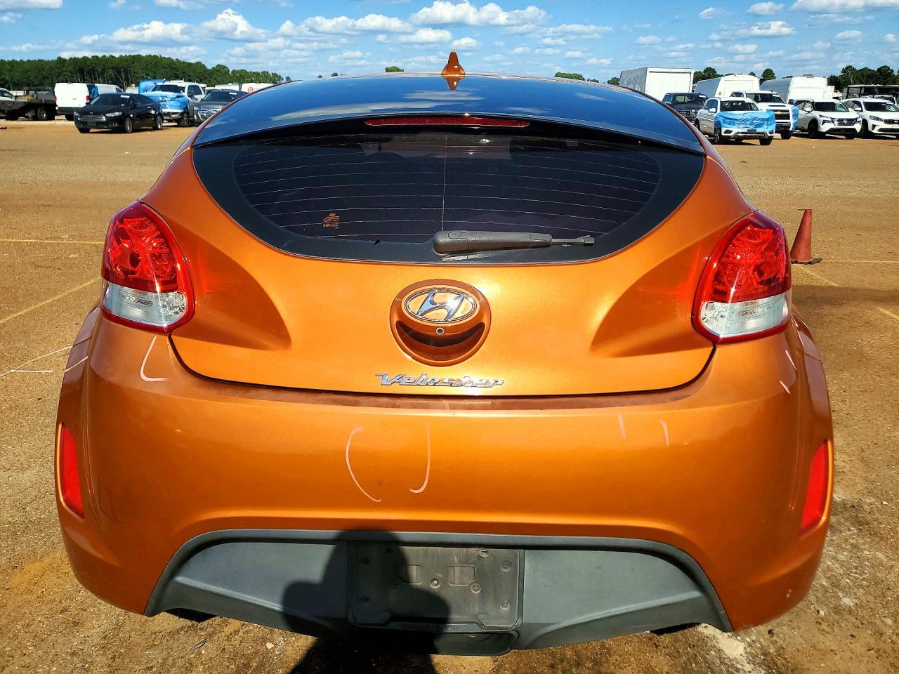 2016 HYUNDAI VELOSTER BASE — Фото 6 из 12