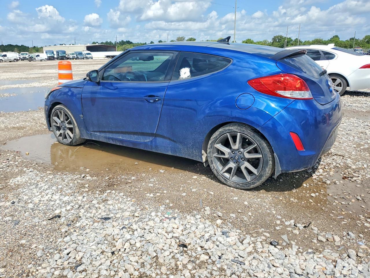 2016 HYUNDAI VELOSTER BASE — Фото 2 из 12