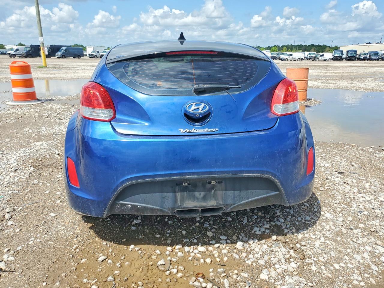 2016 HYUNDAI VELOSTER BASE — Фото 6 из 12