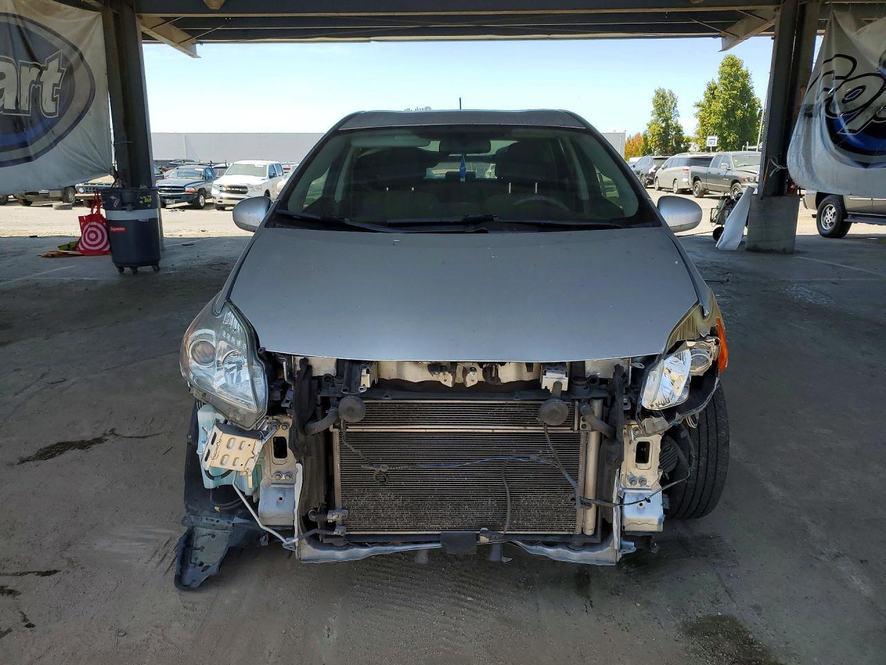 2012 TOYOTA PRIUS TWO — Фото 5 из 12