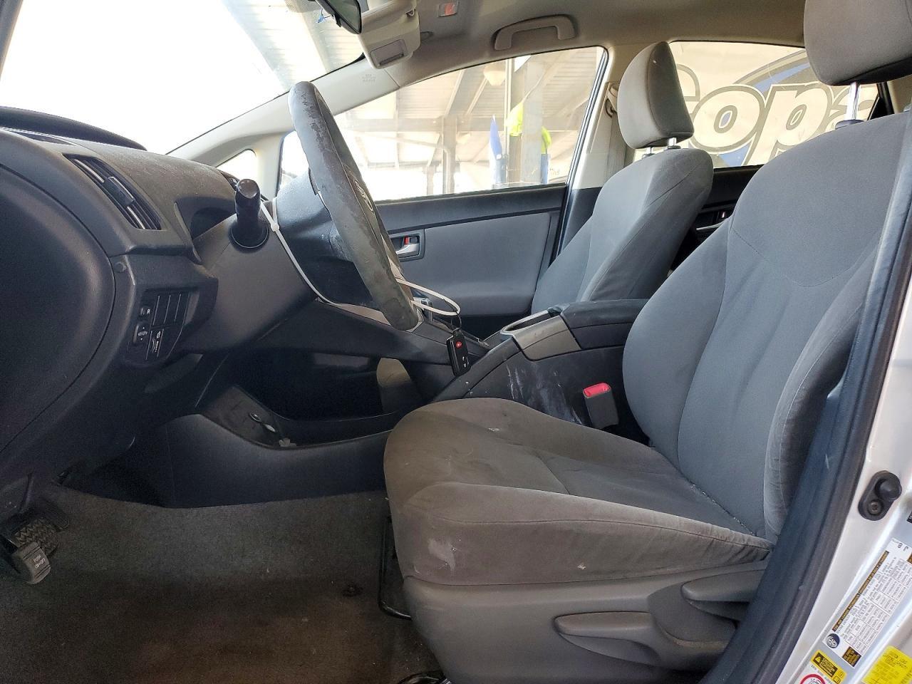 2012 TOYOTA PRIUS TWO — Фото 7 из 12