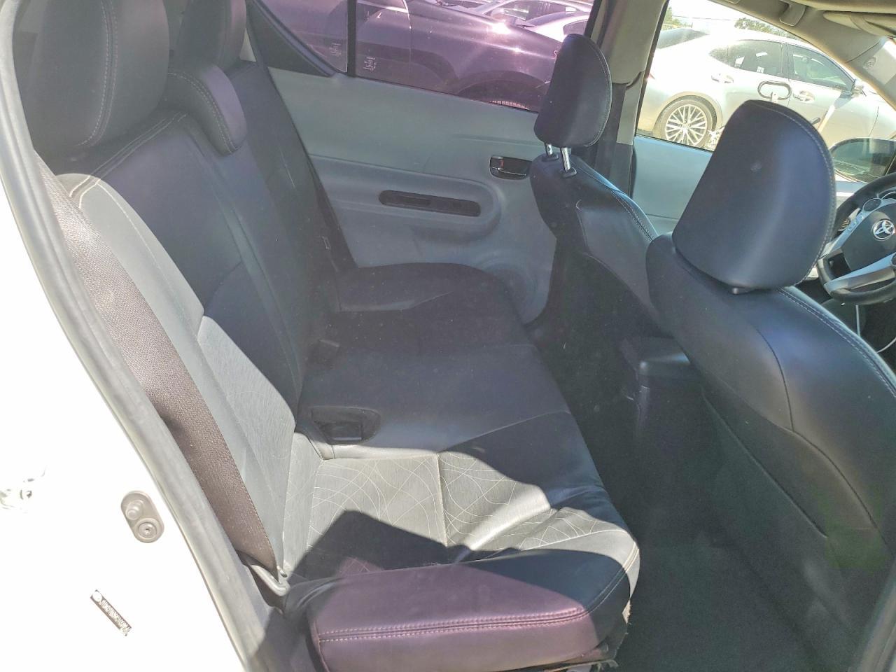 2012 TOYOTA PRIUS C FOUR — Фото 10 из 12