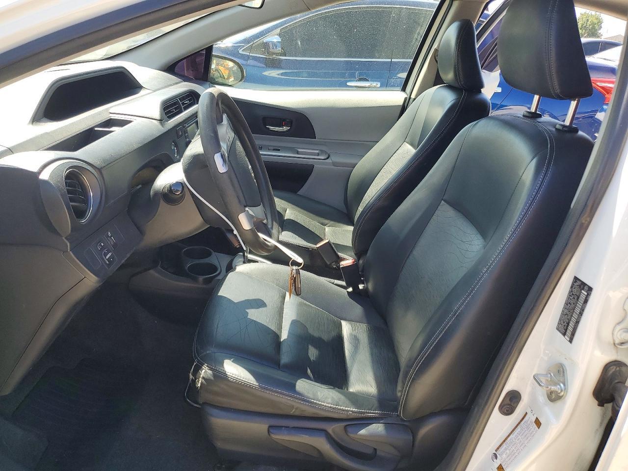 2012 TOYOTA PRIUS C FOUR — Фото 7 из 12