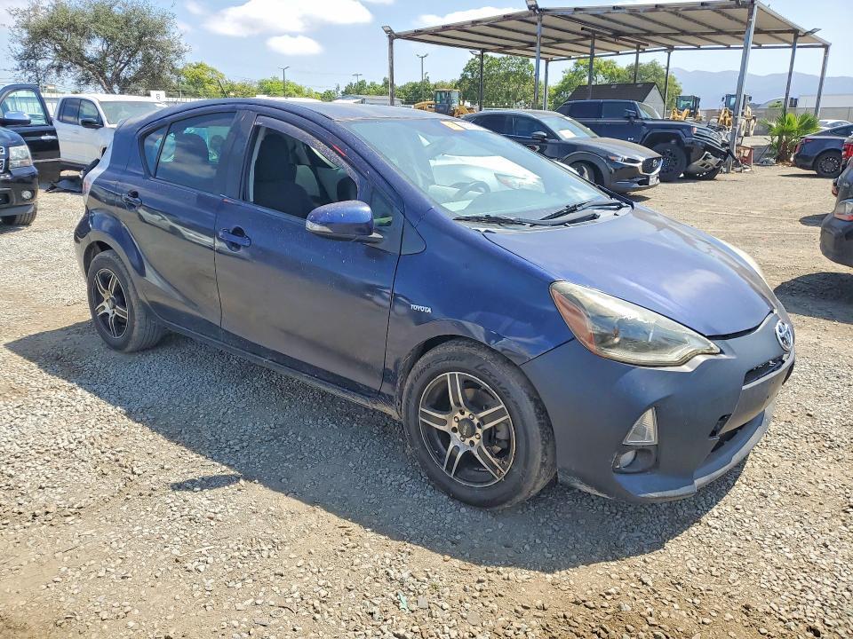 2012 TOYOTA PRIUS C TWO — Фото 4 из 12