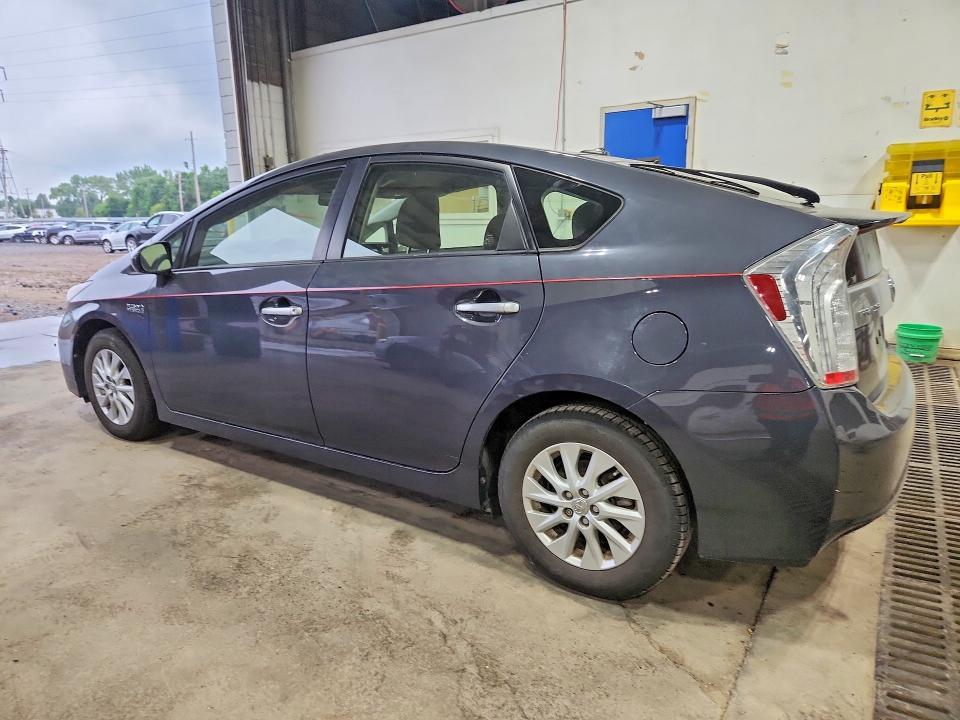 2012 TOYOTA PRIUS PLUG-IN HYBRID BASE — Фото 2 из 12