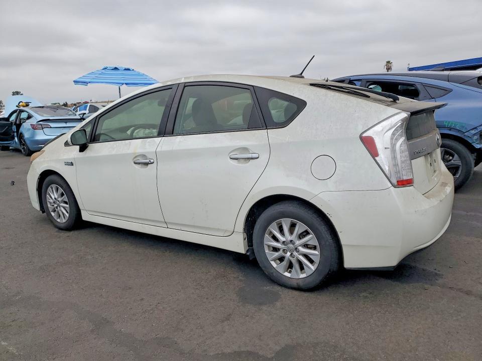2012 TOYOTA PRIUS PLUG-IN HYBRID BASE — Фото 2 из 12