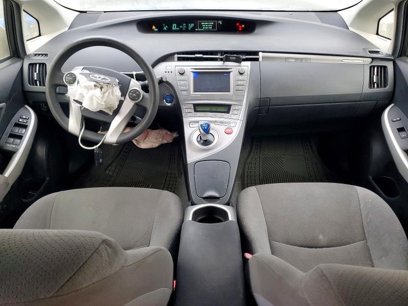 2012 TOYOTA PRIUS PLUG-IN HYBRID BASE — Фото 8 из 12