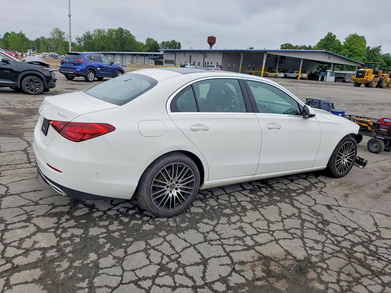 2024 MERCEDES-BENZ C 300 4MATIC — Фото 3 из 13