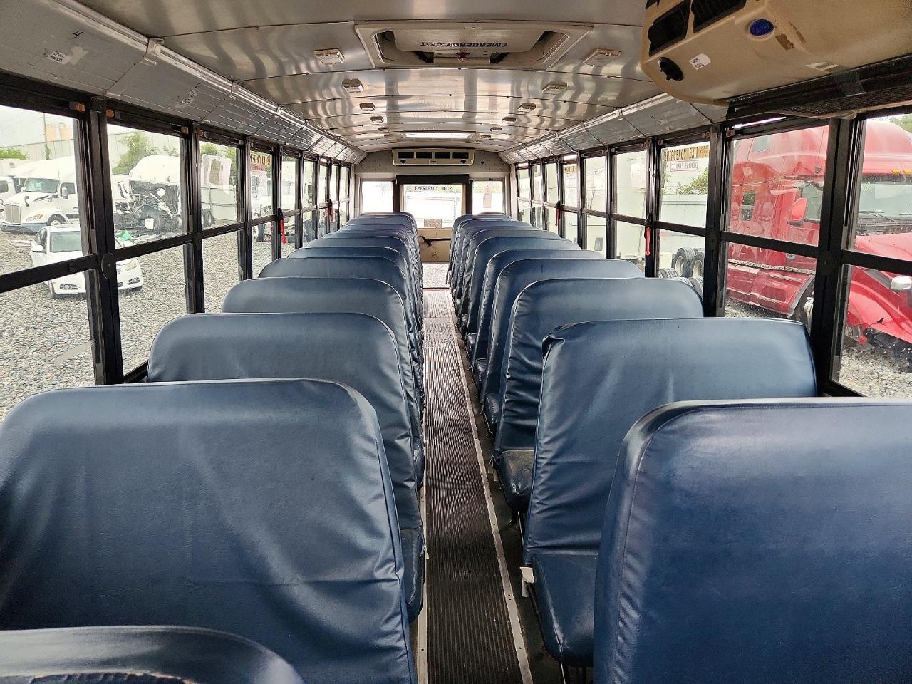 2009 THOMAS SAF-T-LINER C2 - SCHOOL BUS — Фото 6 из 10