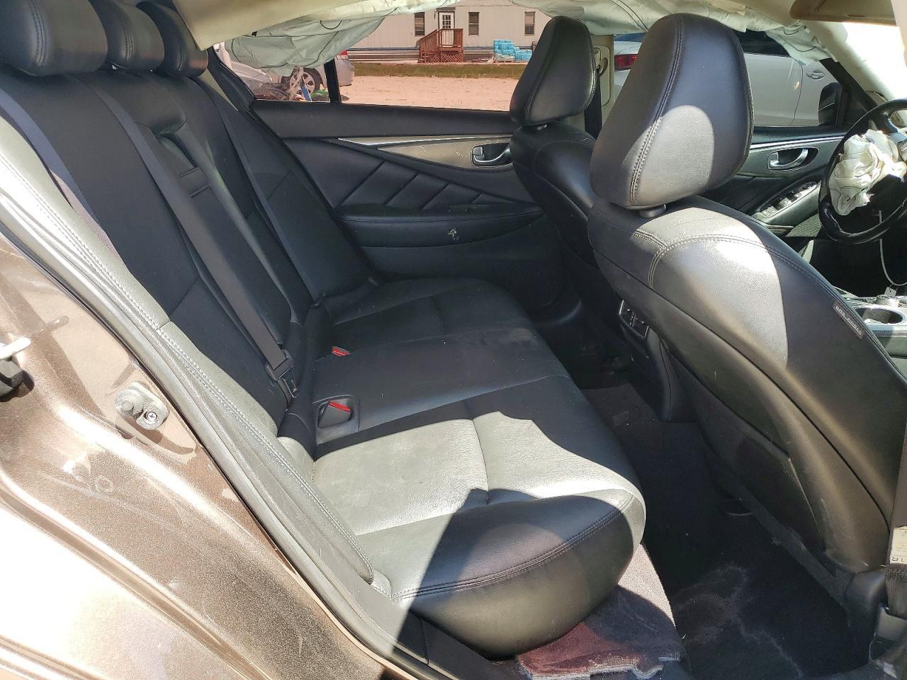 2016 INFINITI Q50 2.0T PREMIUM — Фото 10 из 13