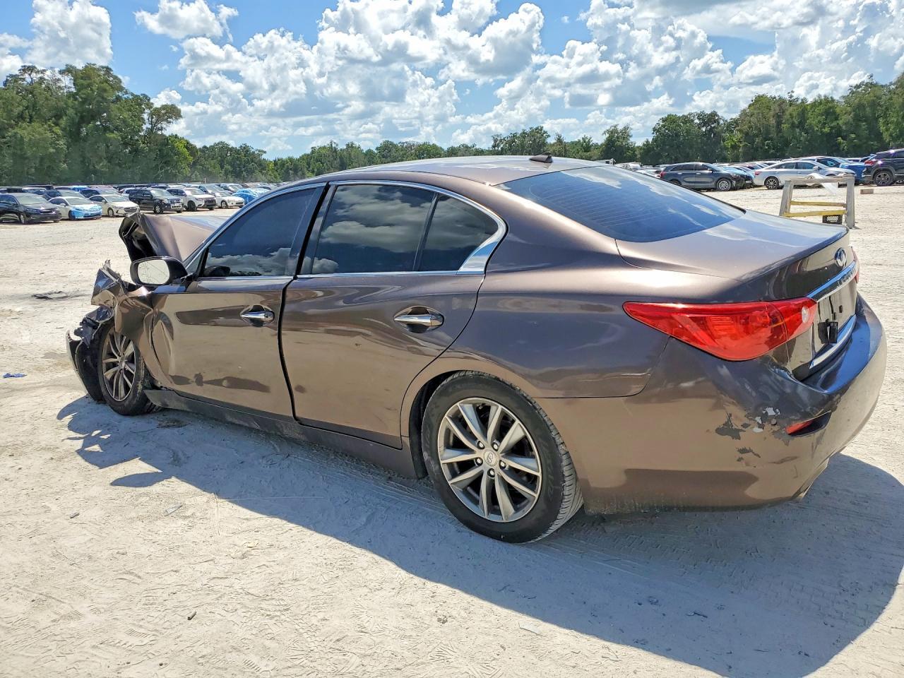 2016 INFINITI Q50 2.0T PREMIUM — Фото 2 из 13