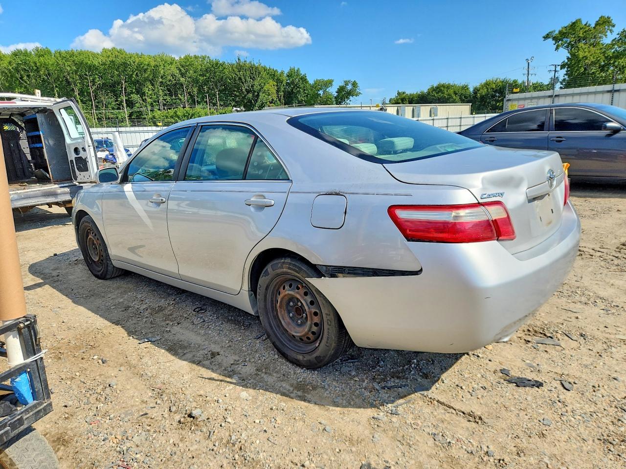 2009 TOYOTA CAMRY BASE — Фото 2 из 12