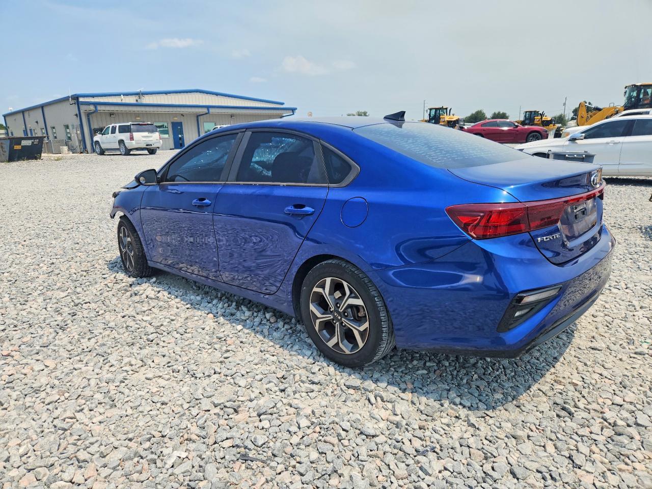 2020 KIA FORTE LXS — Фото 2 из 13