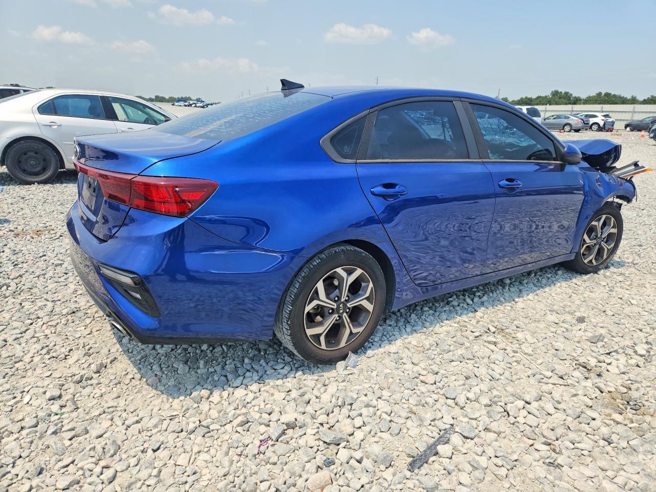 2020 KIA FORTE LXS — Фото 3 из 13