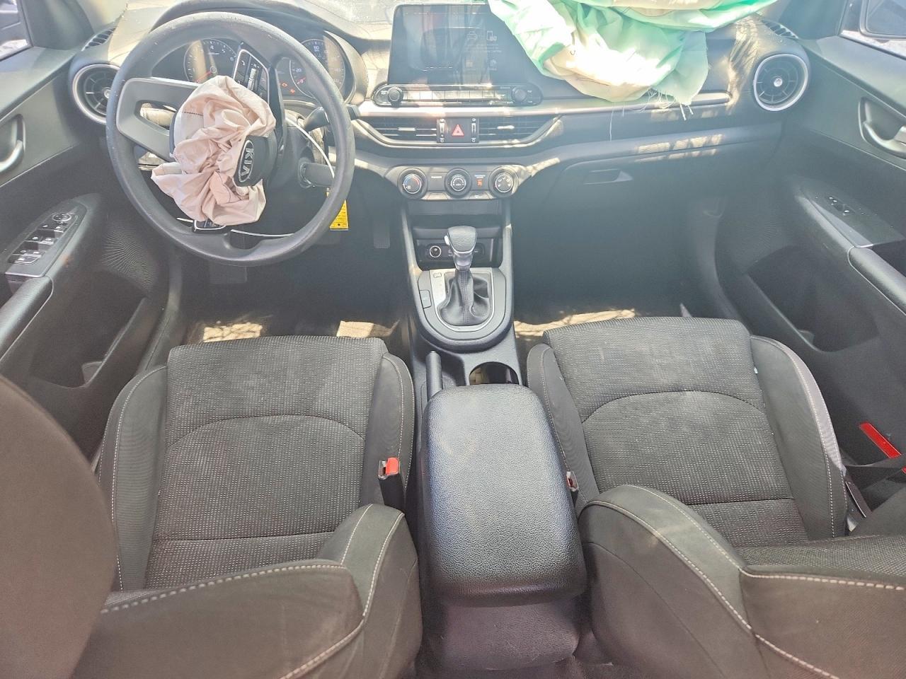 2020 KIA FORTE LXS — Фото 8 из 13