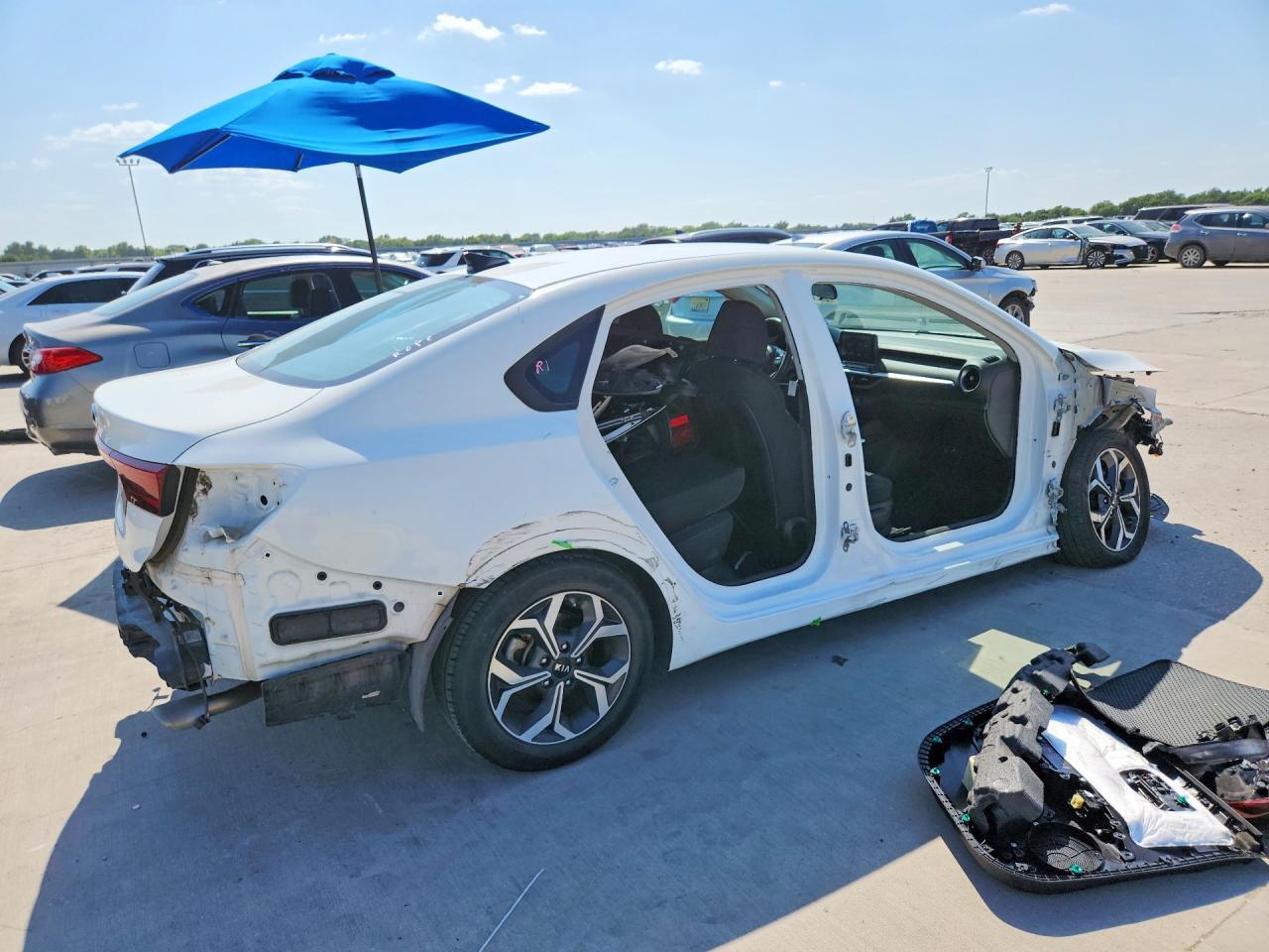 2020 KIA FORTE LXS — Фото 3 из 12