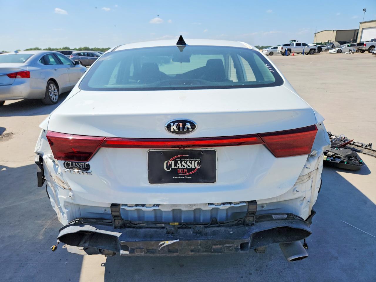 2020 KIA FORTE LXS — Фото 6 из 12