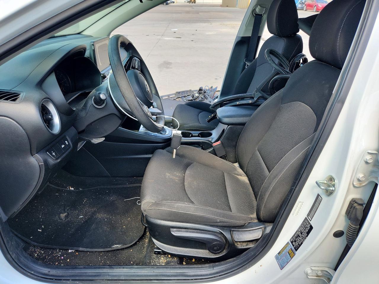 2020 KIA FORTE LXS — Фото 7 из 12