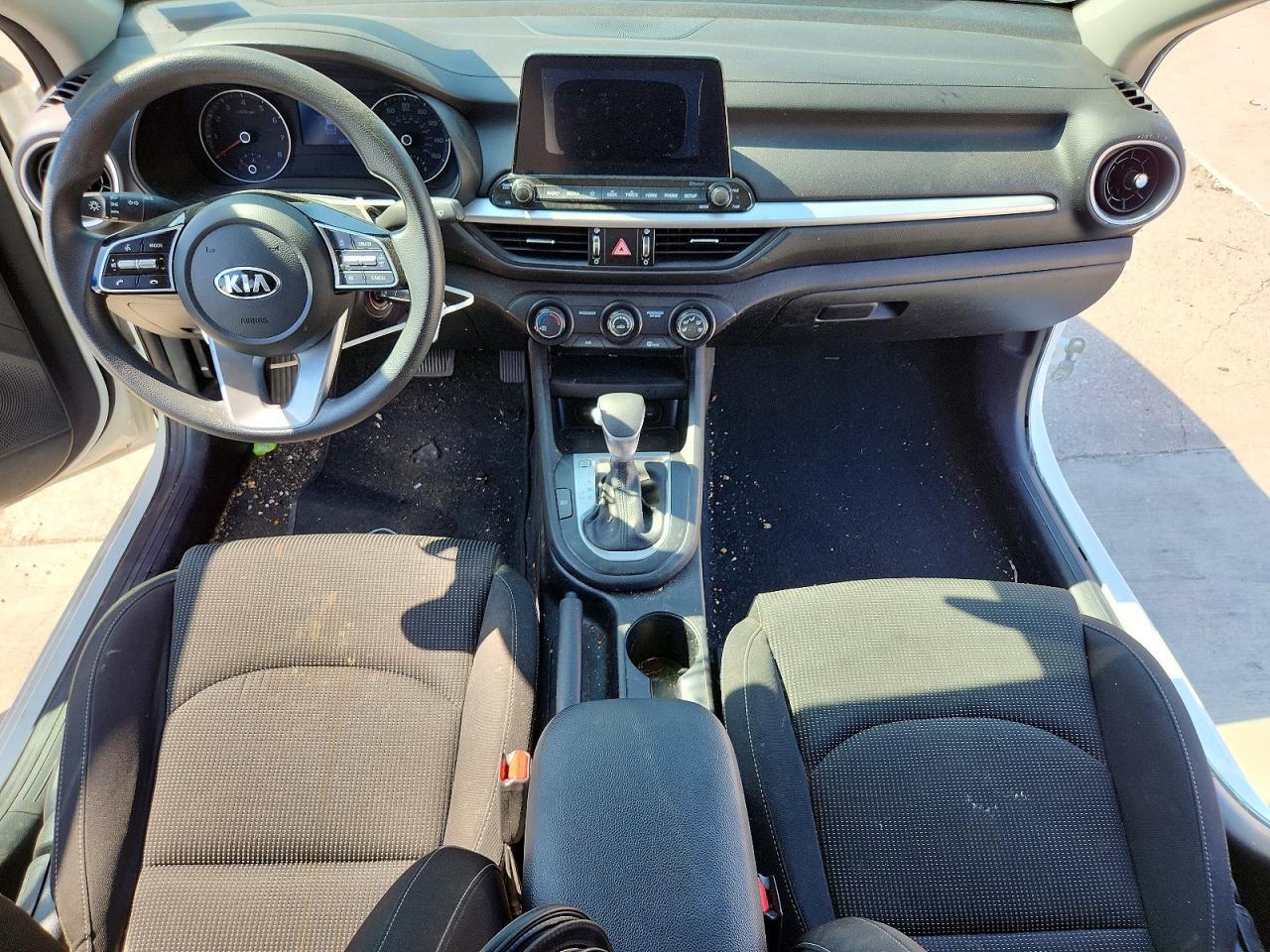 2020 KIA FORTE LXS — Фото 8 из 12