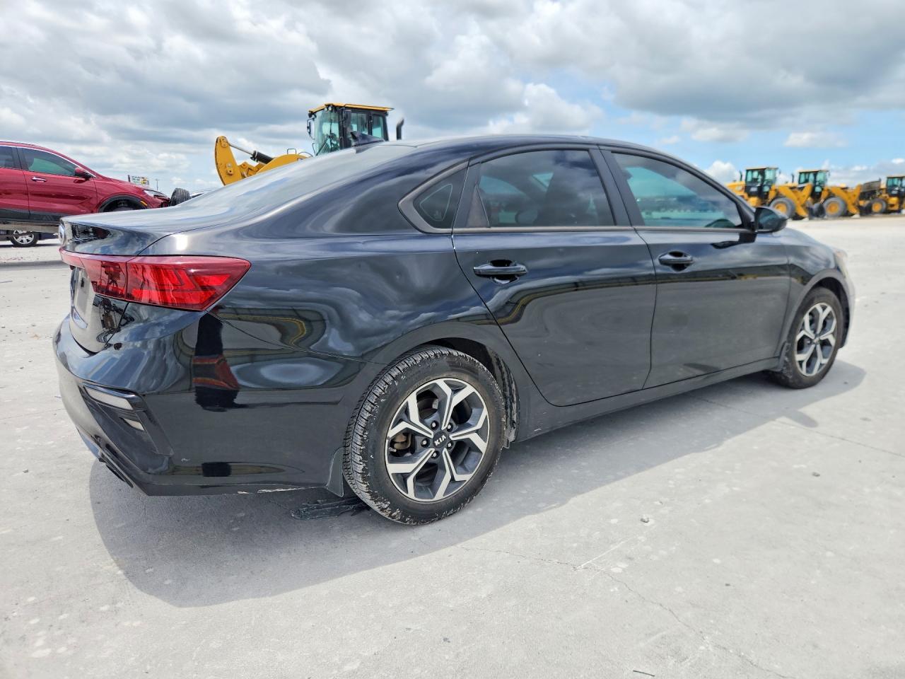 2020 KIA FORTE LXS — Фото 3 из 12