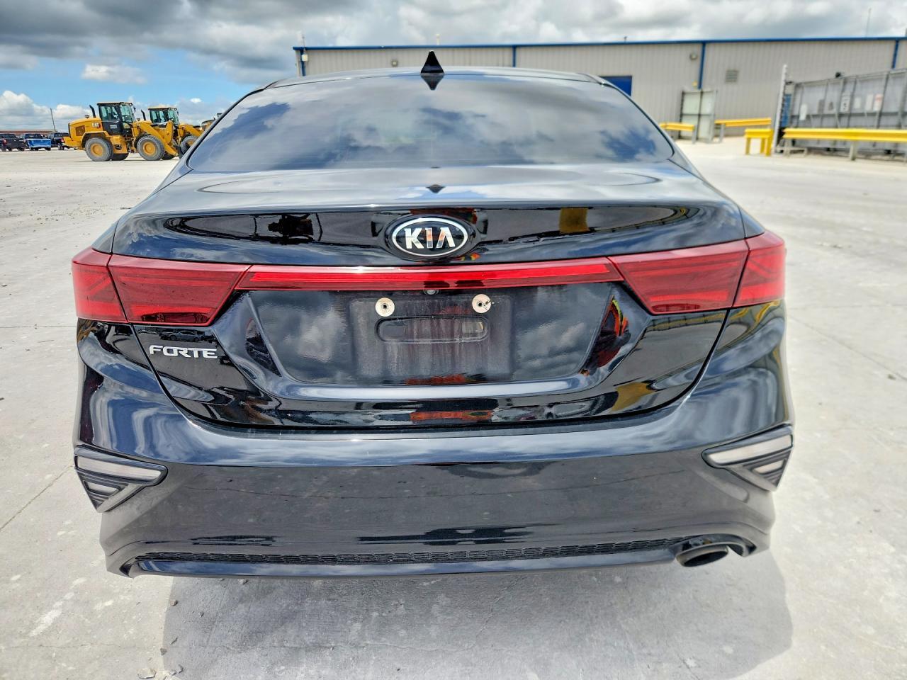 2020 KIA FORTE LXS — Фото 6 из 12