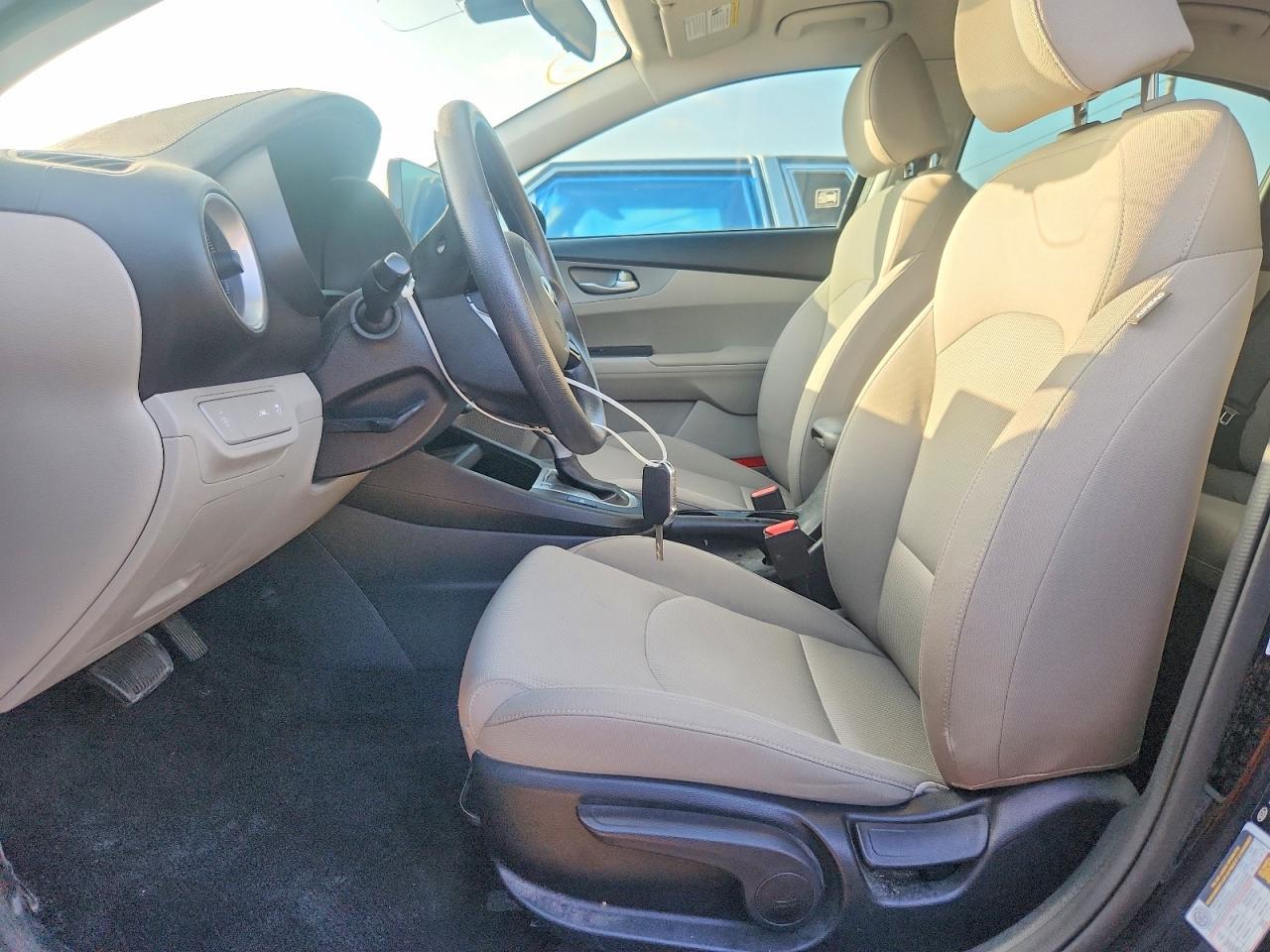 2020 KIA FORTE LXS — Фото 7 из 12