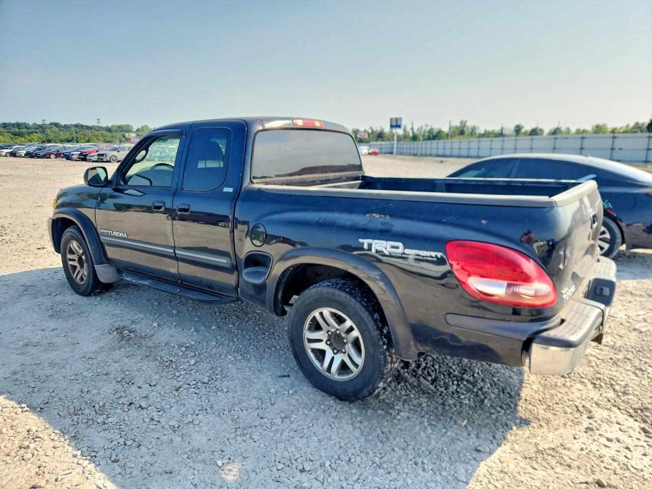 2003 TOYOTA TUNDRA SR5 — Фото 2 из 12