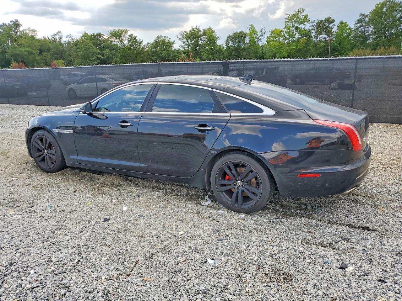 2016 JAGUAR XJL PORTFOLIO — Фото 2 из 12