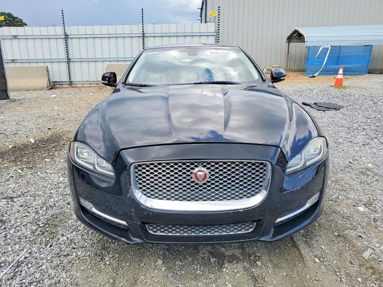 2016 JAGUAR XJL PORTFOLIO — Фото 5 из 12