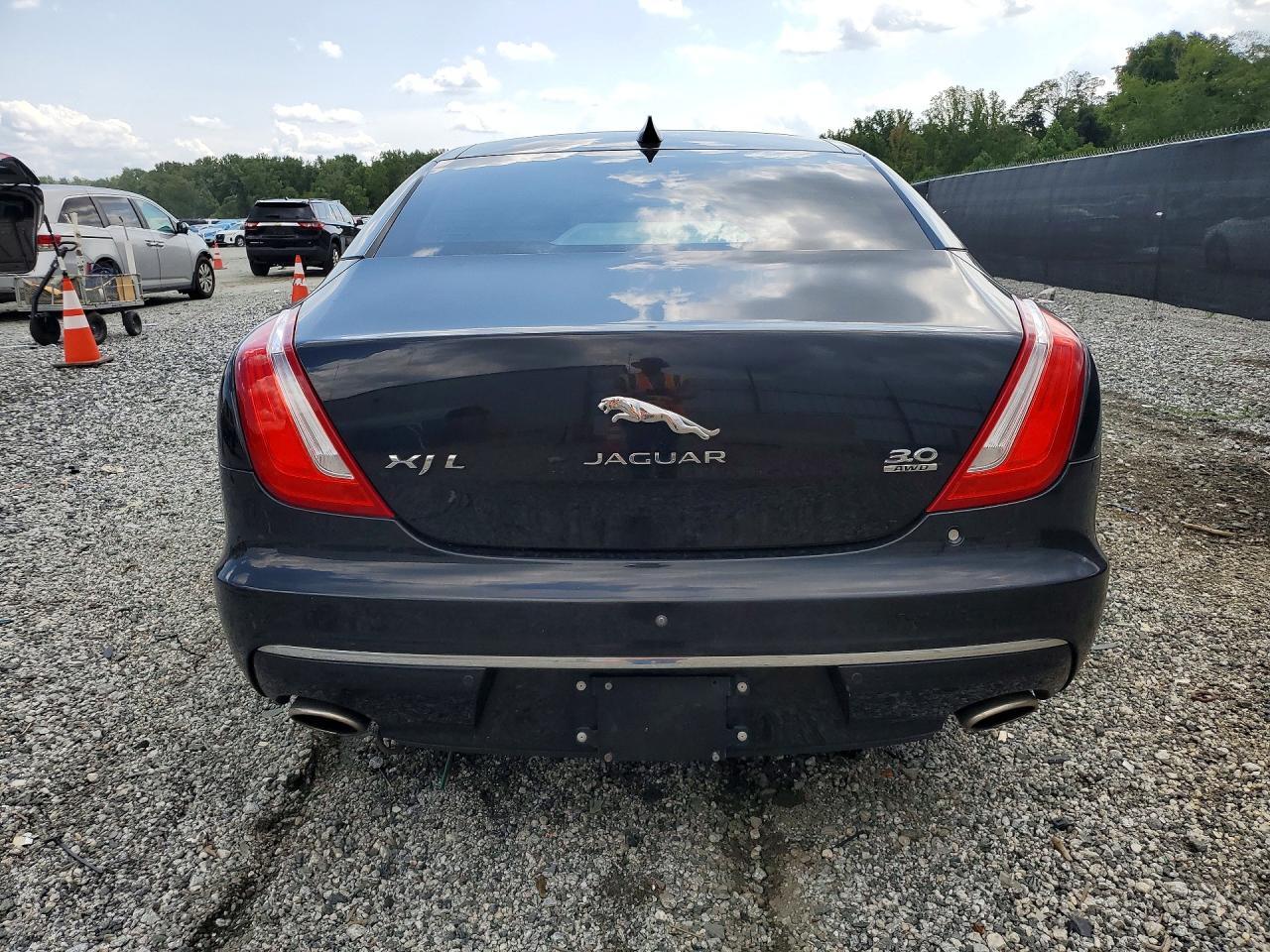 2016 JAGUAR XJL PORTFOLIO — Фото 6 из 12