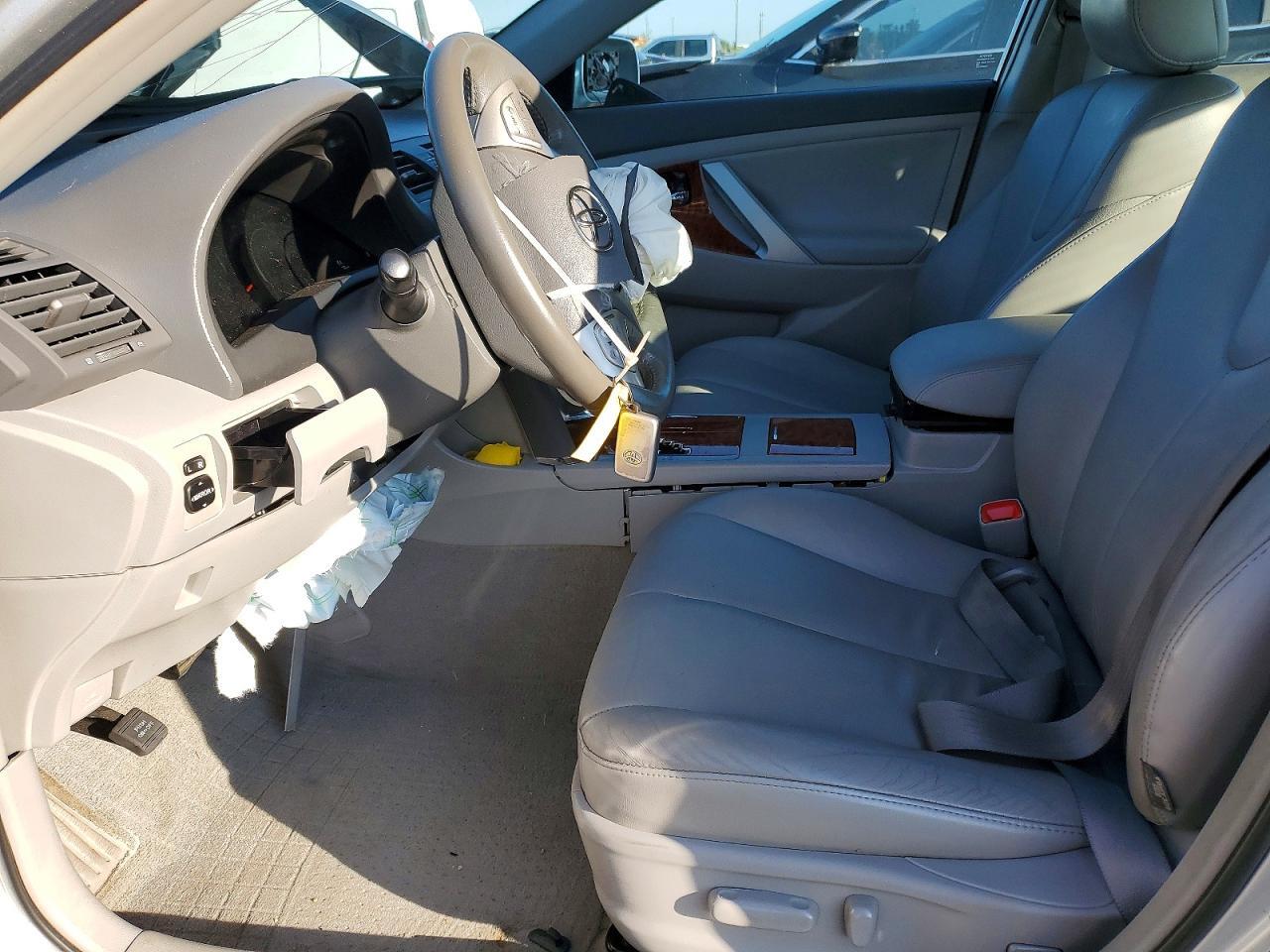 2009 TOYOTA CAMRY XLE V6 — Фото 7 из 12