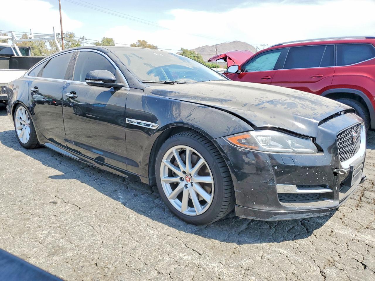 2016 JAGUAR XJ — Фото 4 из 12