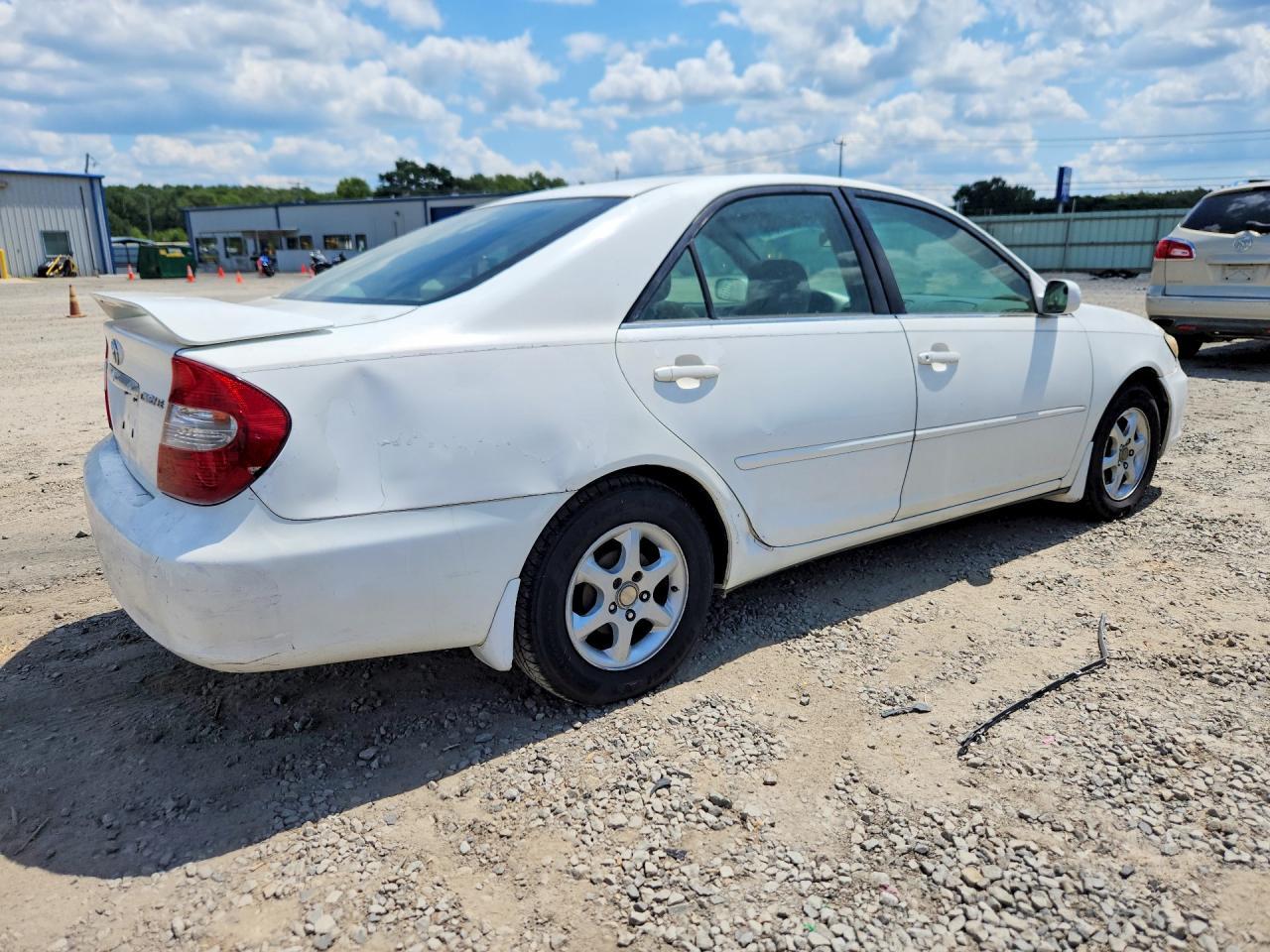 2003 TOYOTA CAMRY LE — Фото 3 из 12