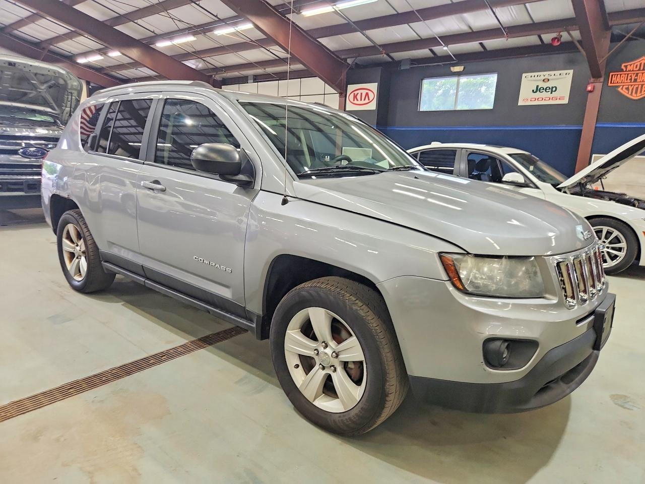 2016 JEEP COMPASS SPORT — Фото 4 из 13