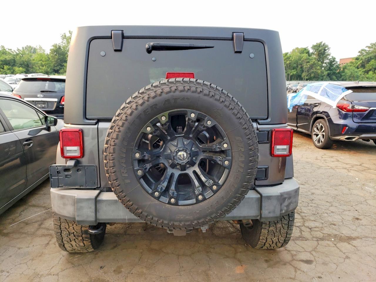 2016 JEEP WRANGLER UNLIMITED SPORT — Фото 6 из 12