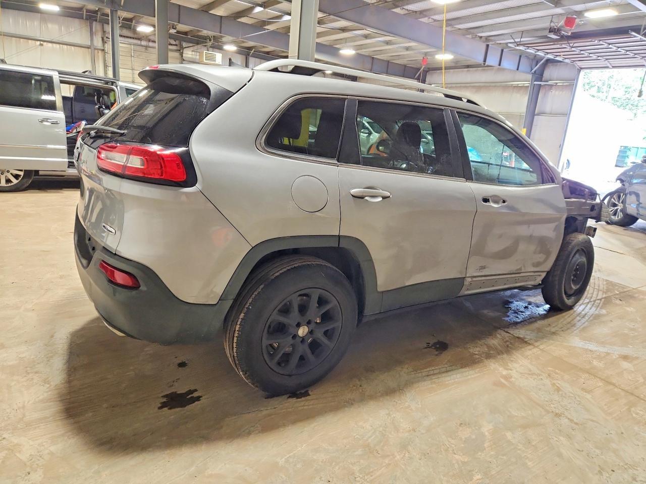 2016 JEEP CHEROKEE LATITUDE — Фото 3 из 14