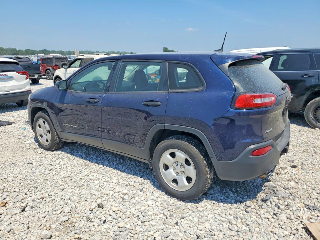 2016 JEEP CHEROKEE SPORT — Фото 2 из 13