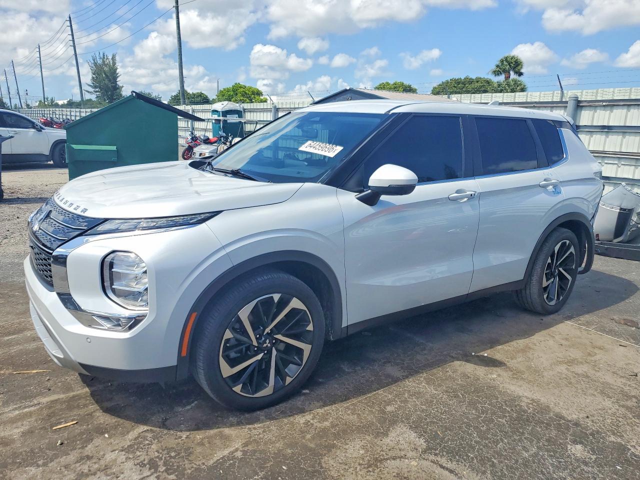 2024 MITSUBISHI OUTLANDER SE
