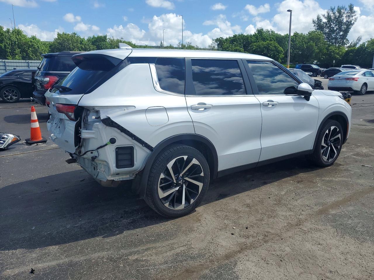 2024 MITSUBISHI OUTLANDER SE — Фото 3 из 12
