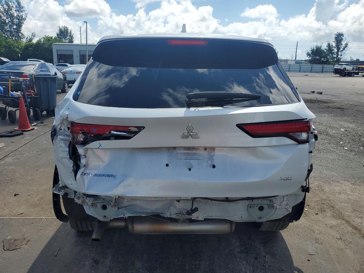 2024 MITSUBISHI OUTLANDER SE — Фото 6 из 12