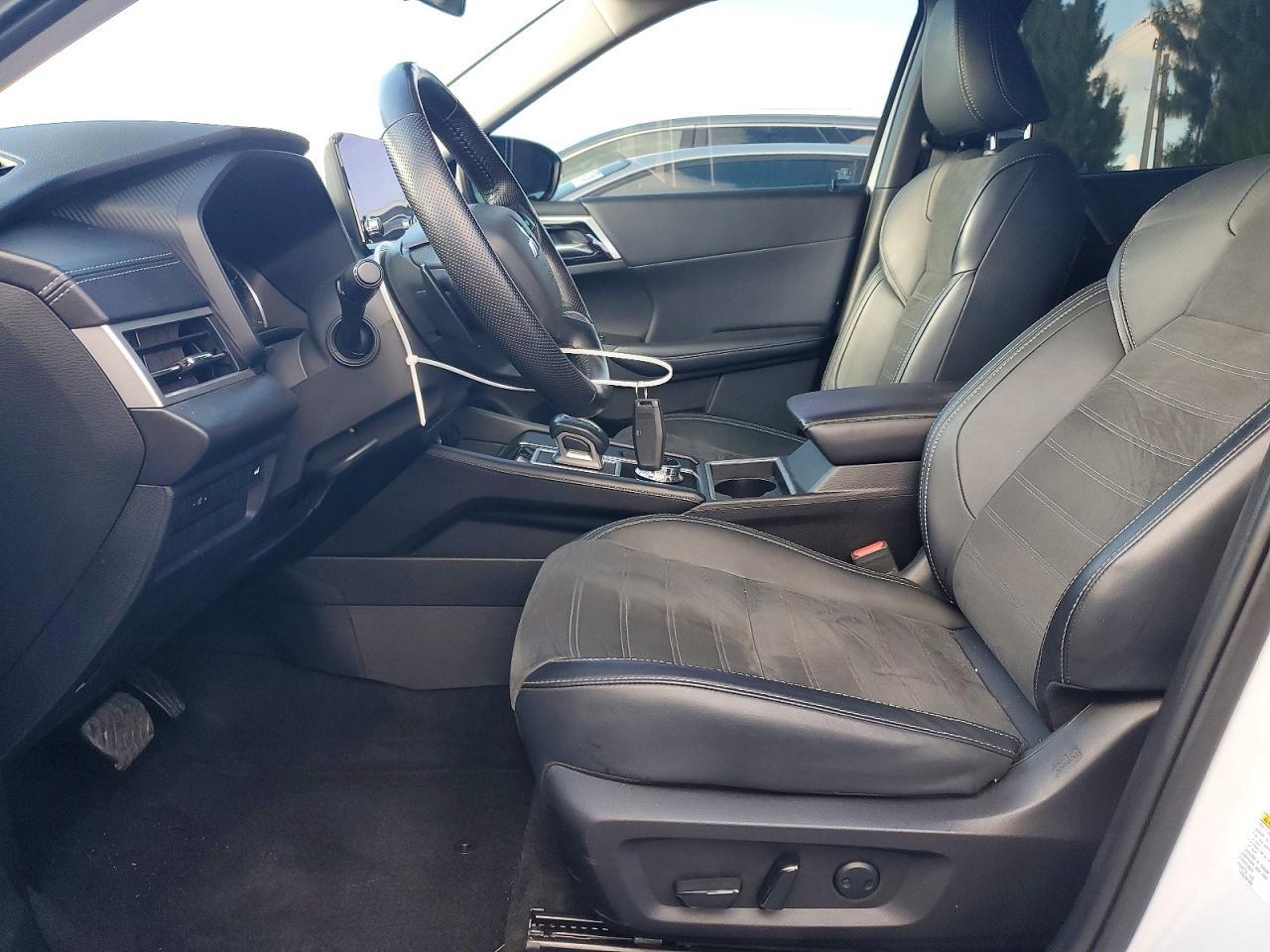2024 MITSUBISHI OUTLANDER SE — Фото 7 из 12