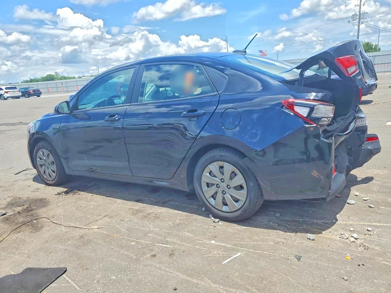 2020 KIA RIO S — Фото 2 из 12