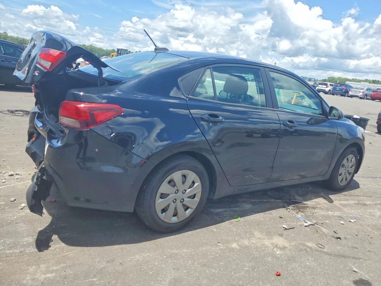 2020 KIA RIO S — Фото 3 из 12