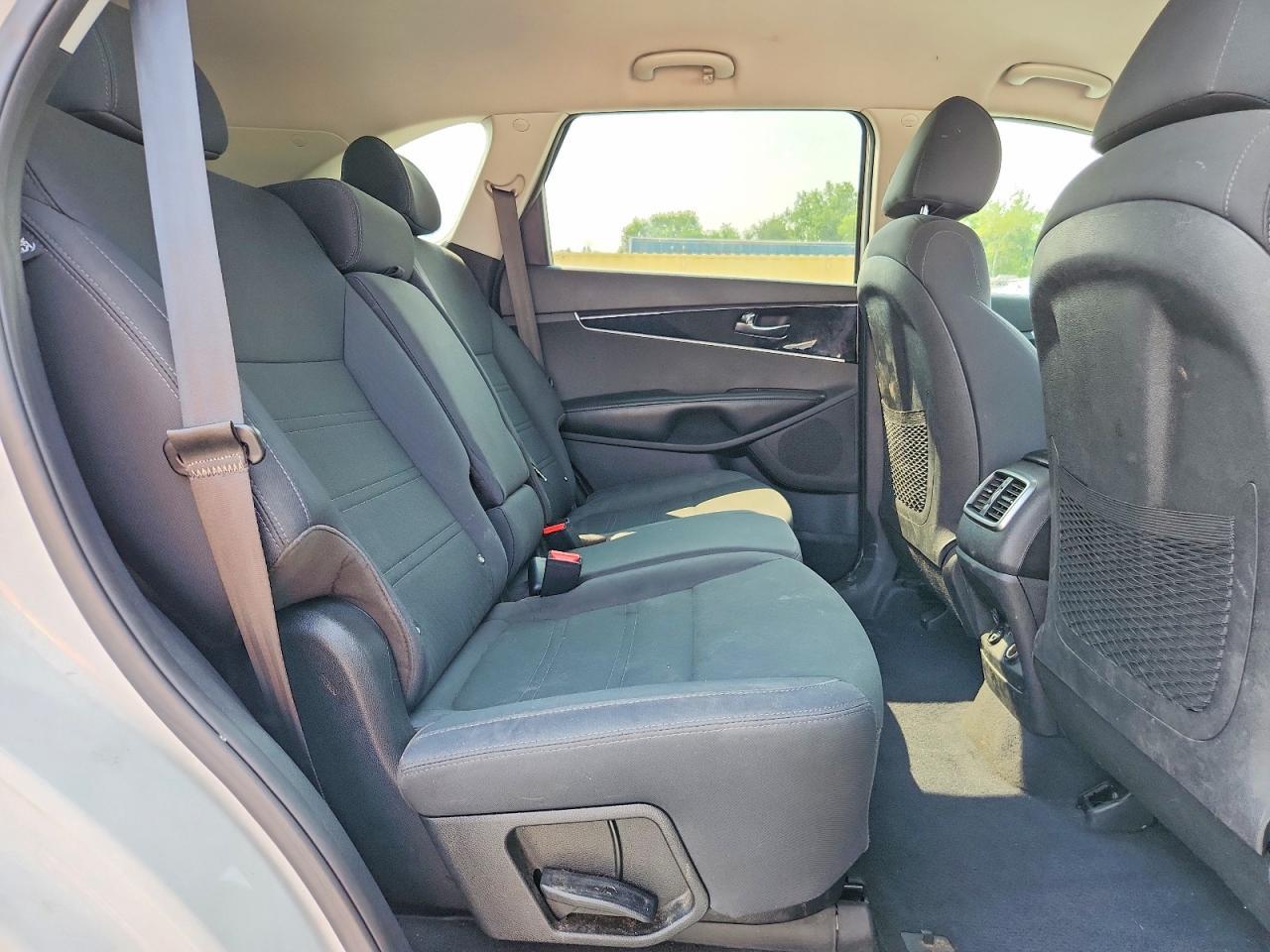 2020 KIA SORENTO S — Фото 11 из 13