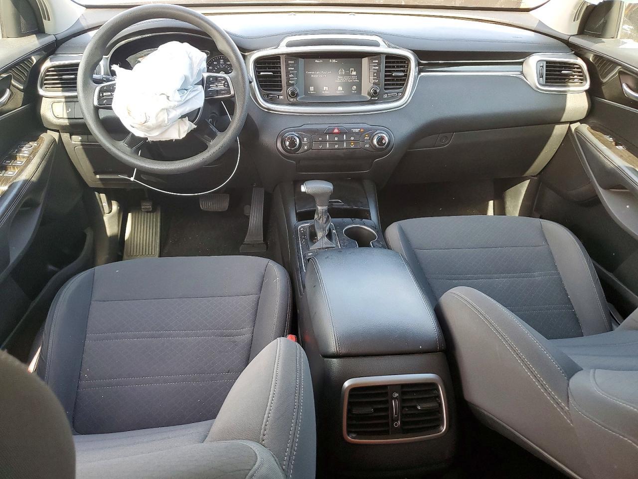 2020 KIA SORENTO LX — Фото 8 из 13