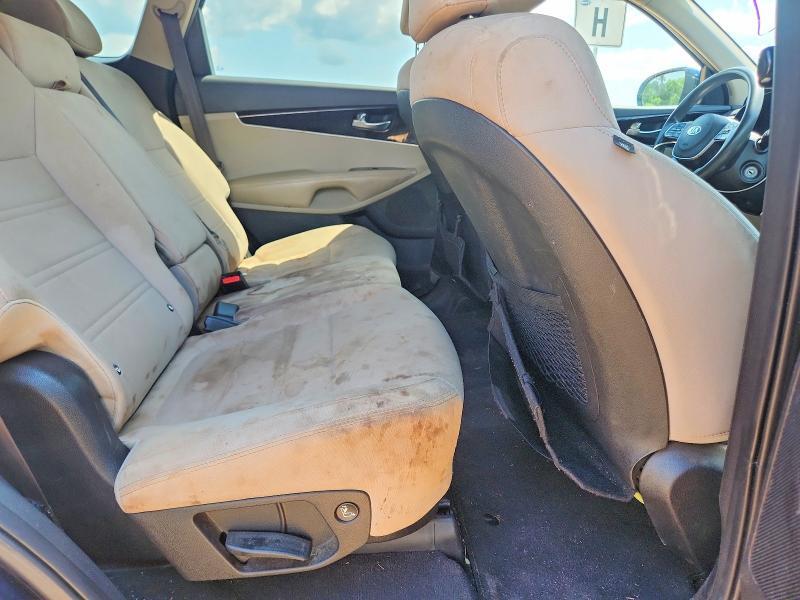 2020 KIA SORENTO LX — Фото 10 из 12